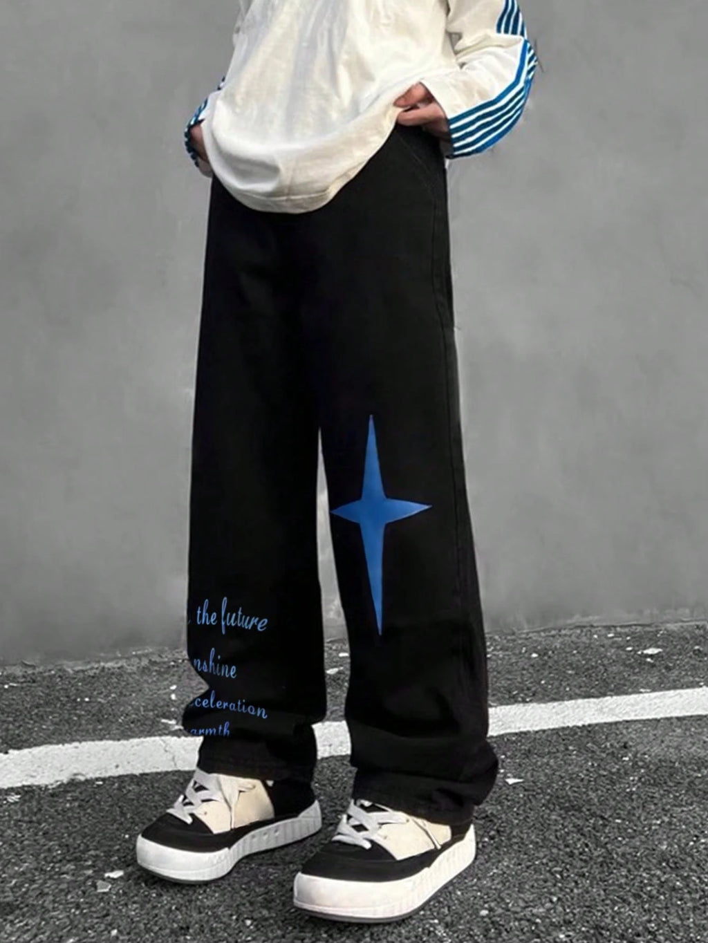 Manfinity EMRG Men's Star and Slogan Graphic Wide Leg Sweatpants